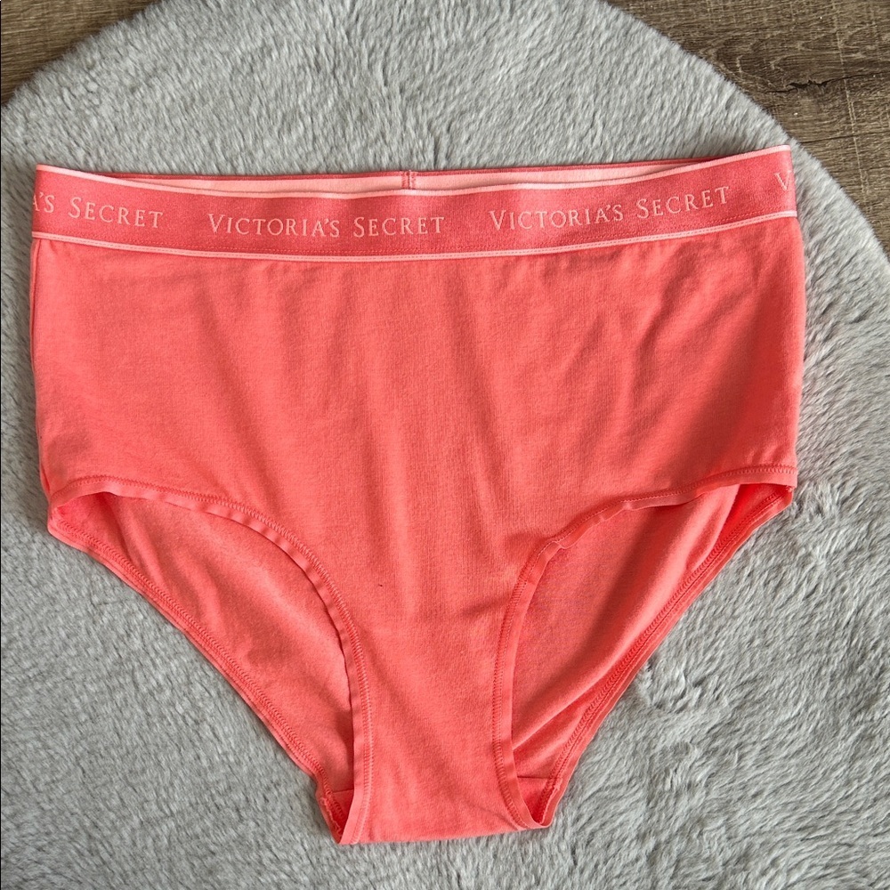 NWT Victoria's Secret Brief Panty M